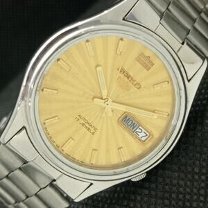 Vintage 1976 Seiko Automatic Mens Silver Watch W/daydate & Gold accents